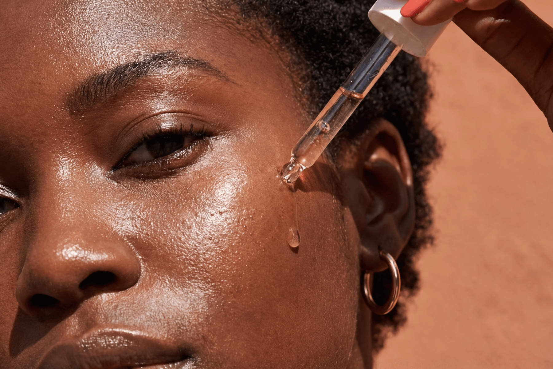 How to Layer Hypochlorous Acid in Your Skincare Routine